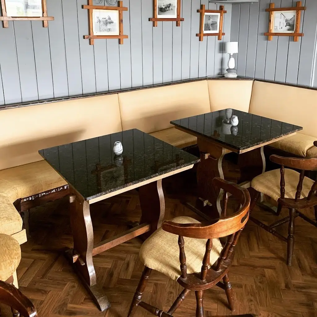 The Royal Oak Public House_Pen-clawdd_slider_image_1