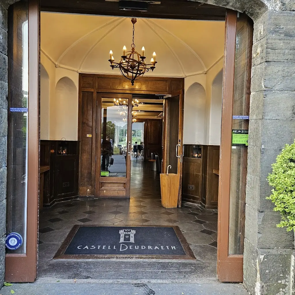 Castell Deudraeth Brasserie restaurant in Penrhyndeudraeth