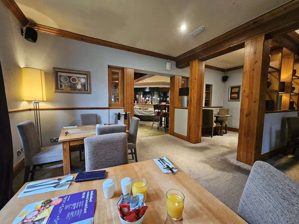 Pantruthyn Farm Table Table_Pencoed_slider_image_1