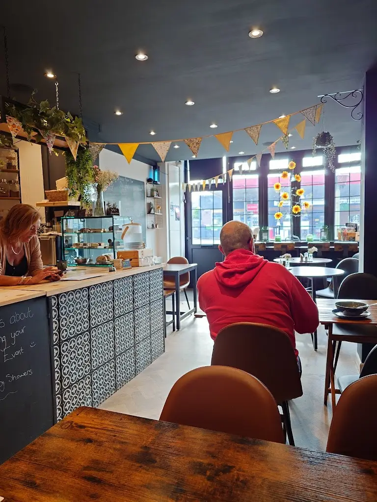 Racquel - 'Ray' Jory-Phelps_SANNA_Pencoed_review