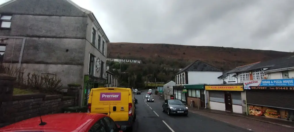 New Thriving restaurante en New Tredegar