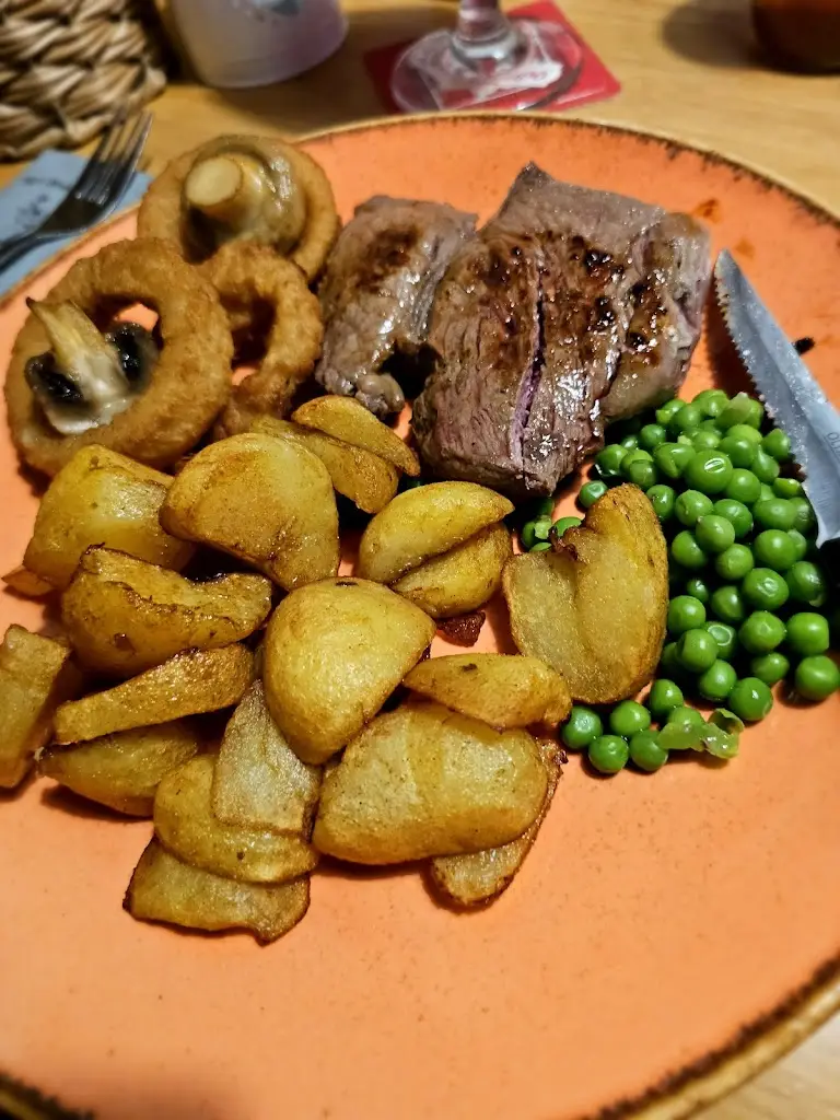 Heather Ward_The New Tredegar Arms_New Tredegar_review