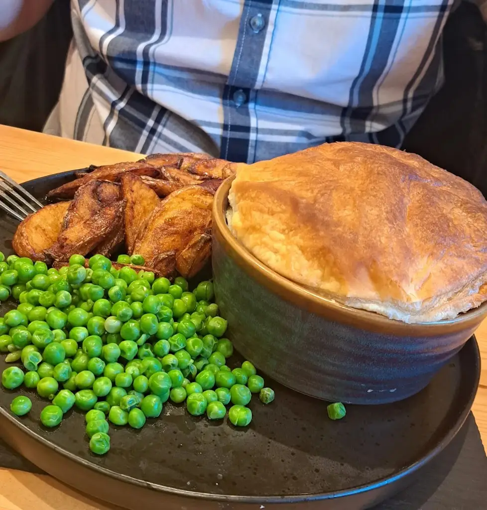 lucy “Lucy locket.” thomas_T_New Tredegar_review