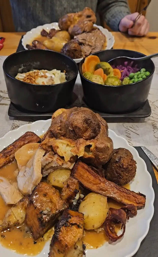 Rhian Lakeman_T_New Tredegar_review