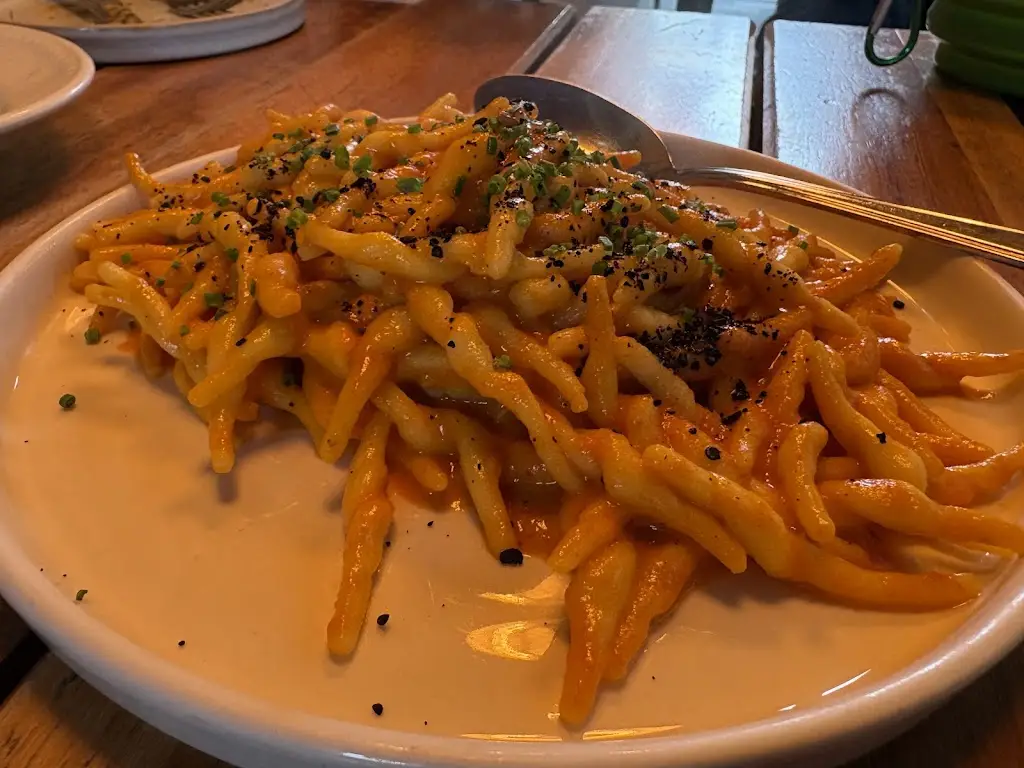 Jen Chan_Brother Marcus Borough_Merthyr Tydfil County Borough_reseña