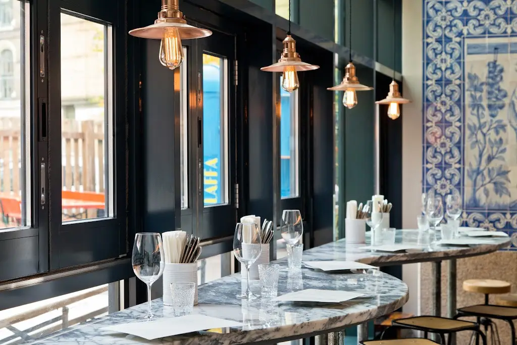 Bar Douro London Bridge restaurant in Merthyr Tydfil County Borough