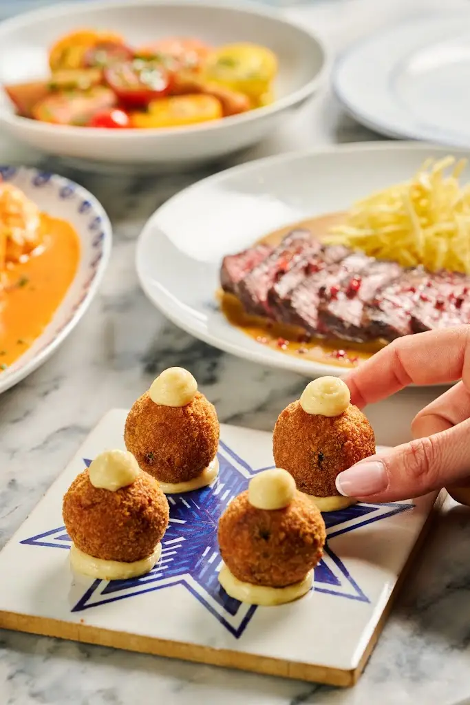 Bar Douro London Bridge_Merthyr Tydfil County Borough_slider_image_3