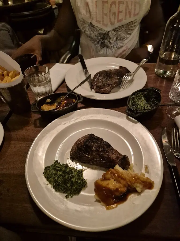 Siviwe Mtintsilana_Hawksmoor Borough_Merthyr Tydfil County Borough_recensione