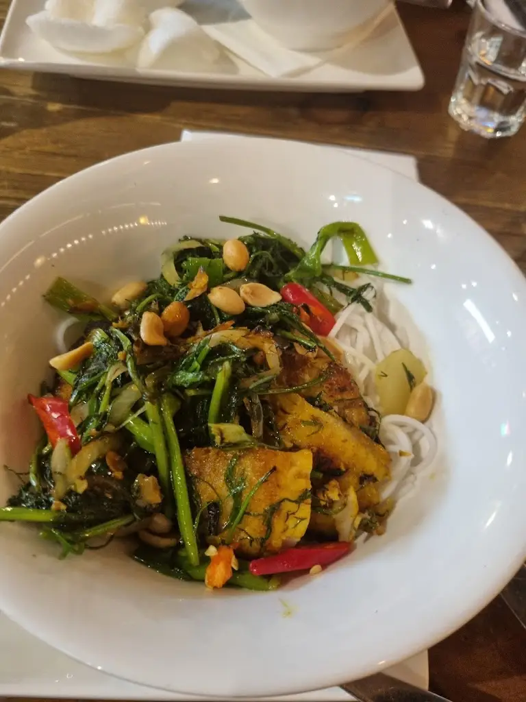 Nicola_Pho London Bridge_Merthyr Tydfil County Borough_review