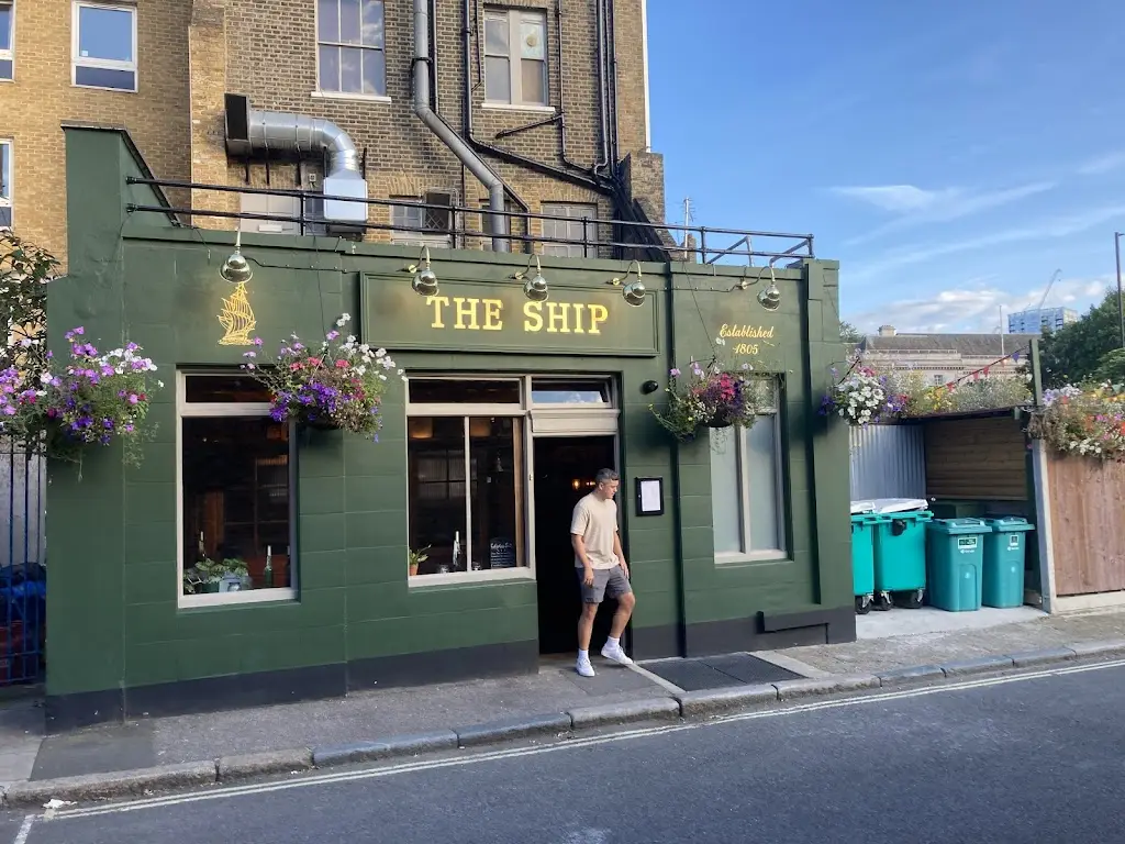 Reda’s Lebanese restaurant_Merthyr Tydfil County Borough_slider_image_1