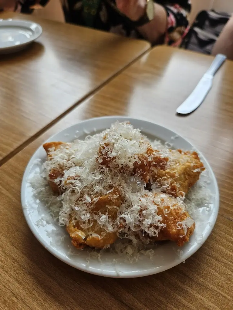 Tahlia Hamilton_Lupins_Merthyr Tydfil County Borough_review