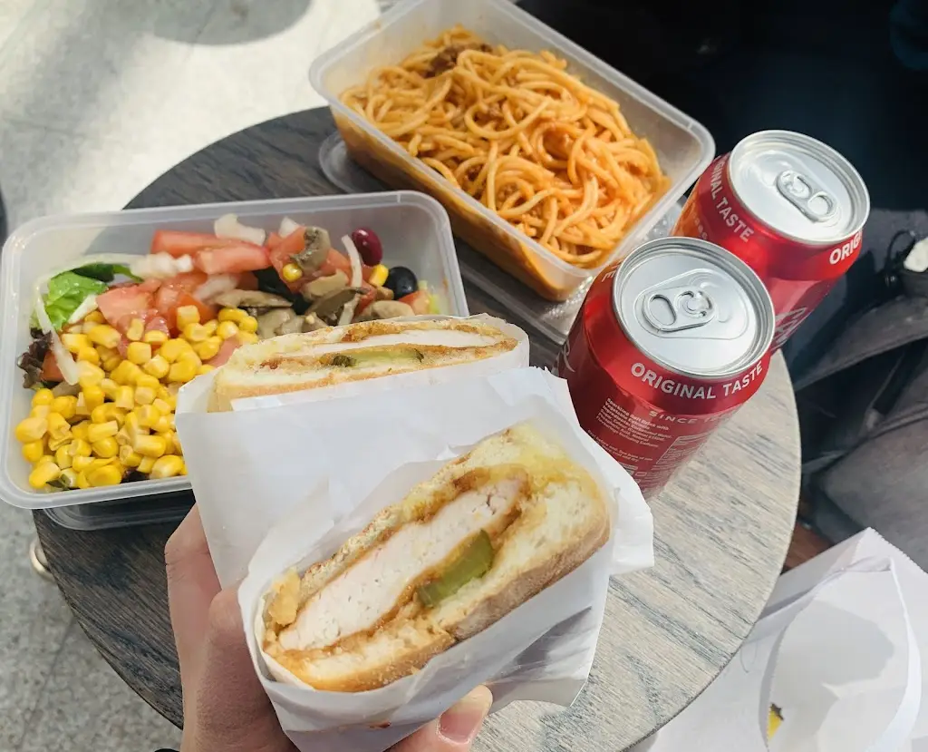 V&V W_Luncheonette London_Merthyr Tydfil County Borough_review