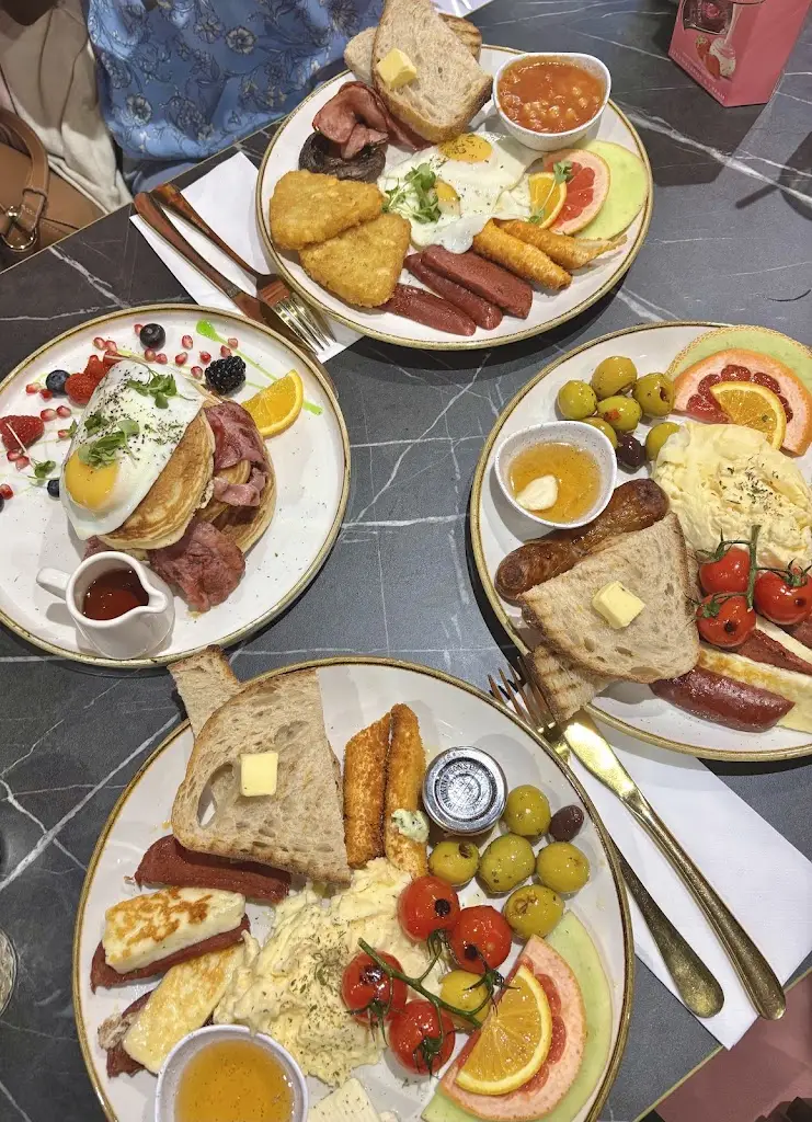 Hayley_KOKO Brasserie_Bishops Stortford_review