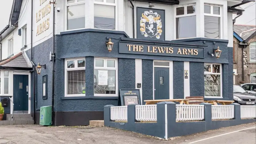 Lewis Arms restaurant in Pentyrch