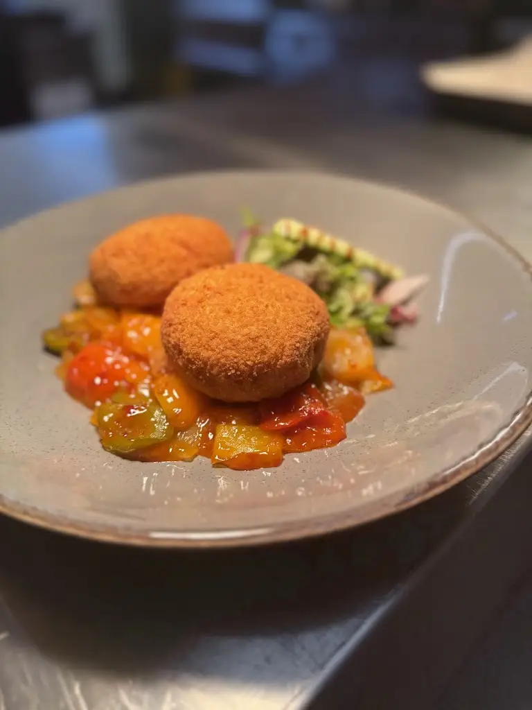 Lewis Arms_Pentyrch_slider_image_2