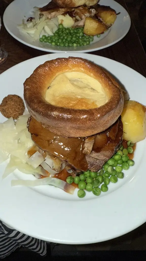 Stephen Burton_The Windsor Hotel_Pontyclun_review