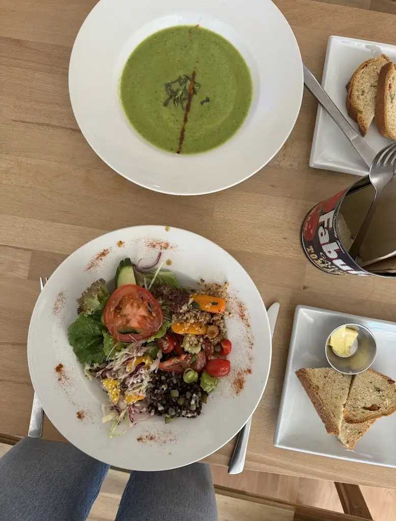 Lucy Ferris_Plumvanilla Cafe_Narberth_review