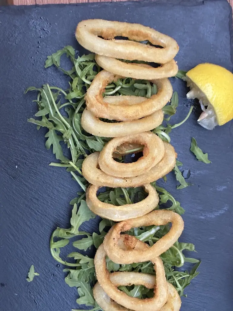 Mag Isa_Rustica_Monmouth_review