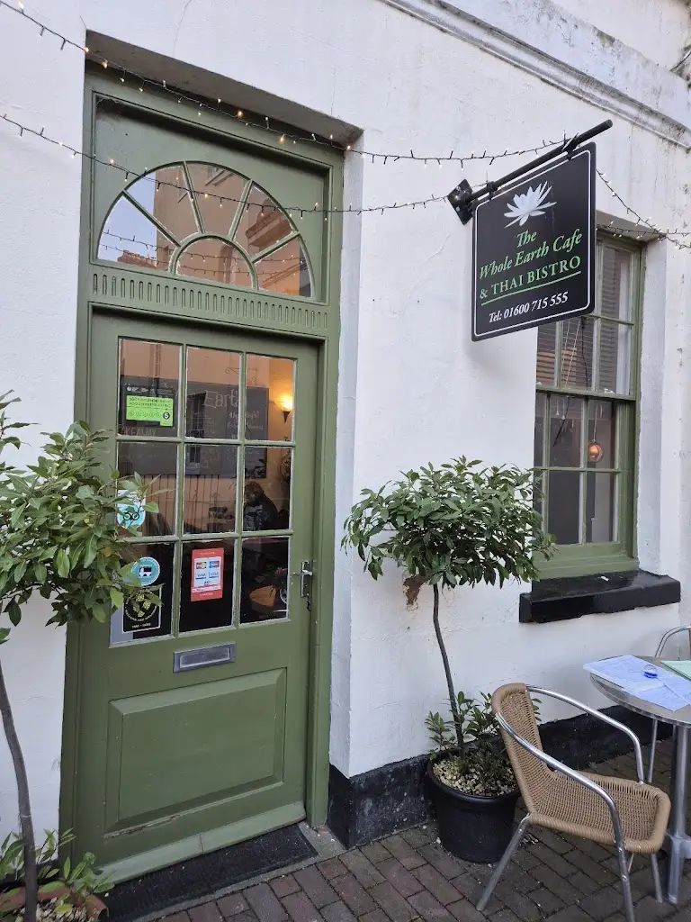 Whole Earth Bistro restaurant in Monmouth