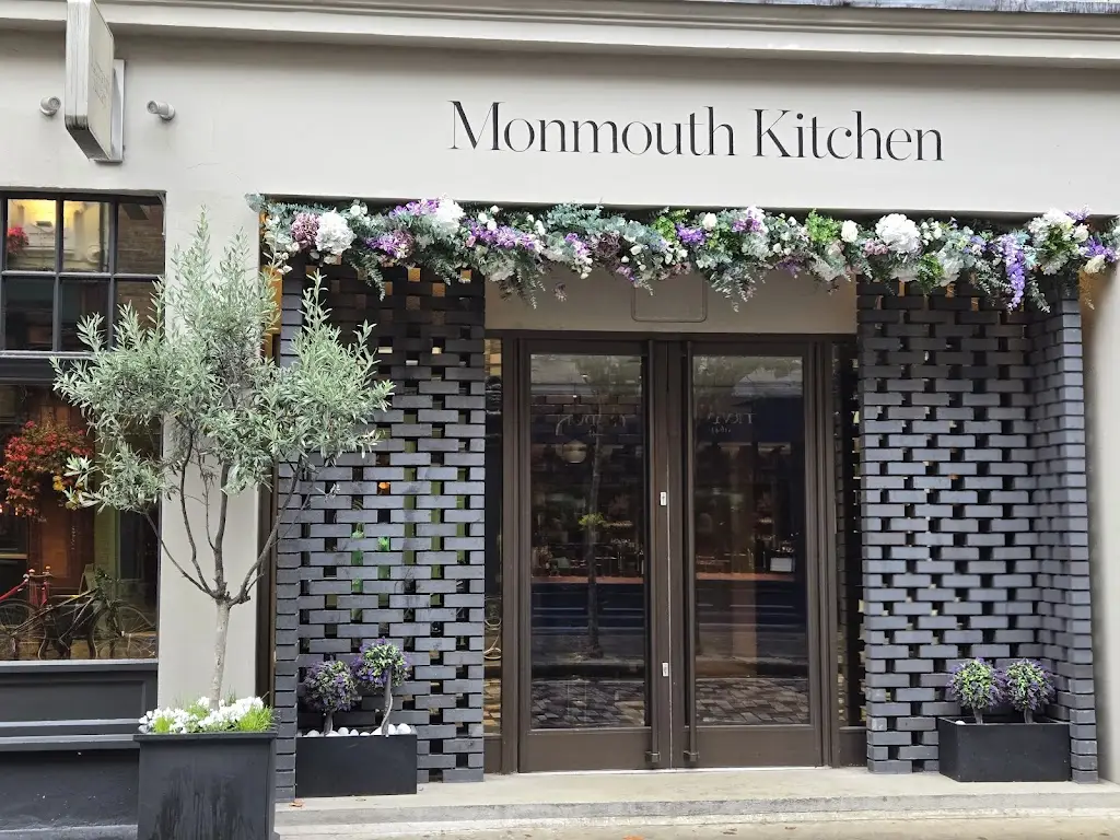 Monmouth Kitchen_Monmouth_slider_image_3