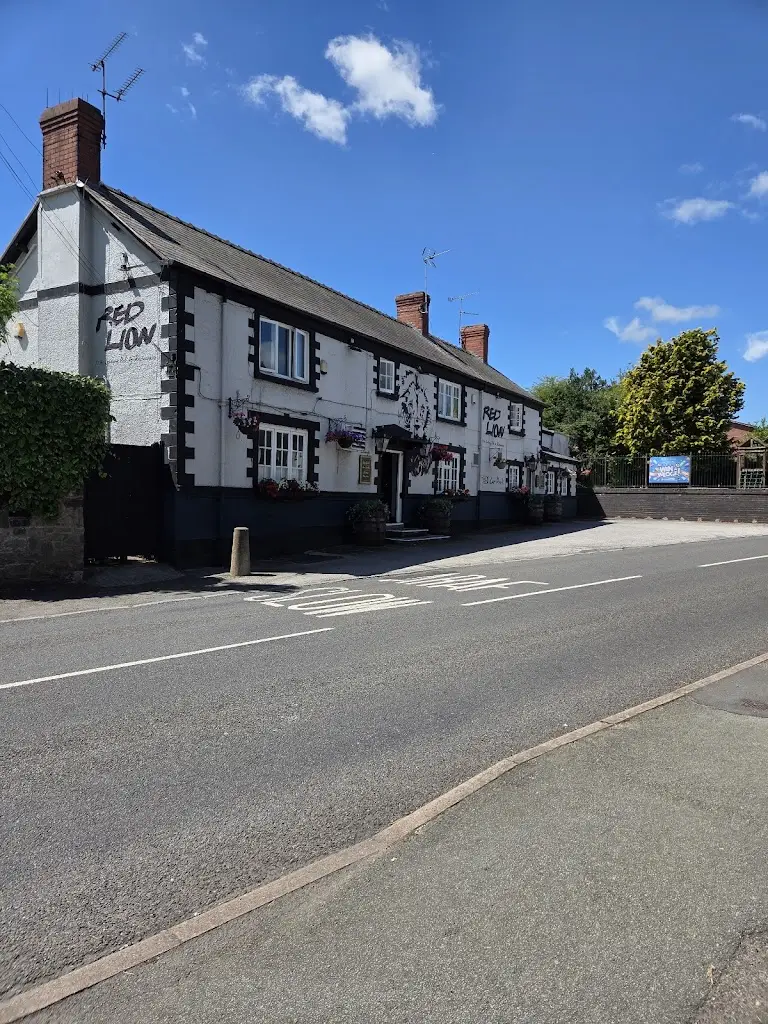 Red Lion_Marchwiel_slider_image_3