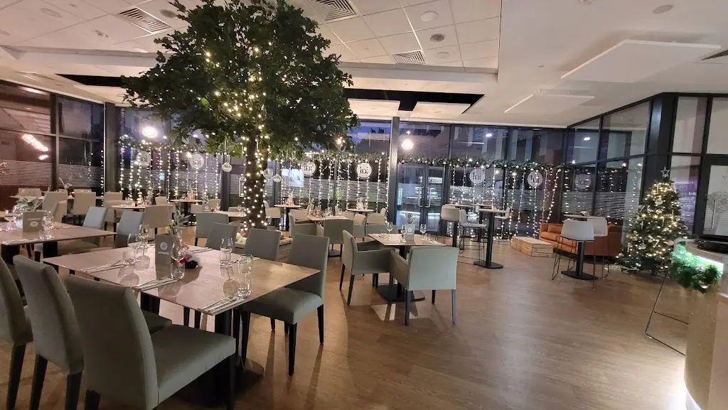 Iâl Restaurant_Marchwiel_slider_image_1