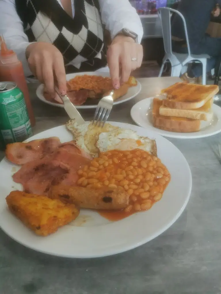 Daniel Jones_High Street Feeder_Marchwiel_review