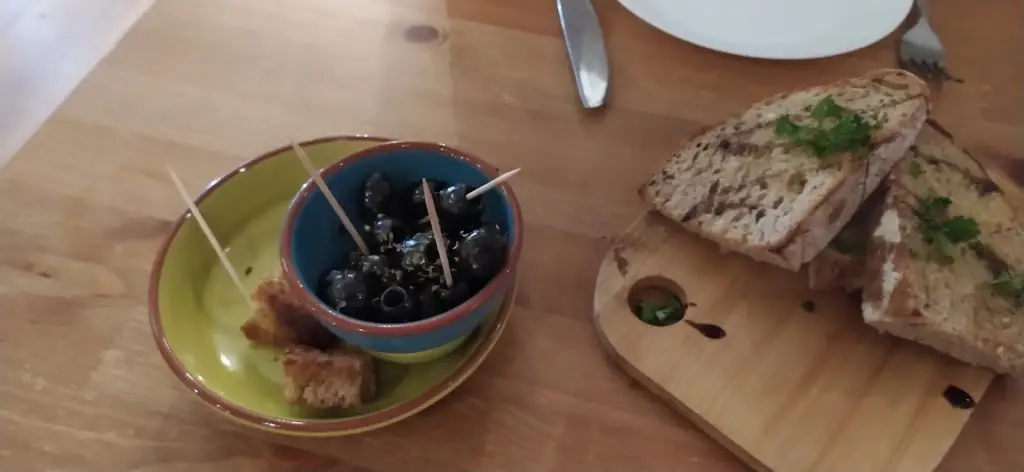 Menu_Lisbon Tapas Restaurant_Marchwiel_immagine_7