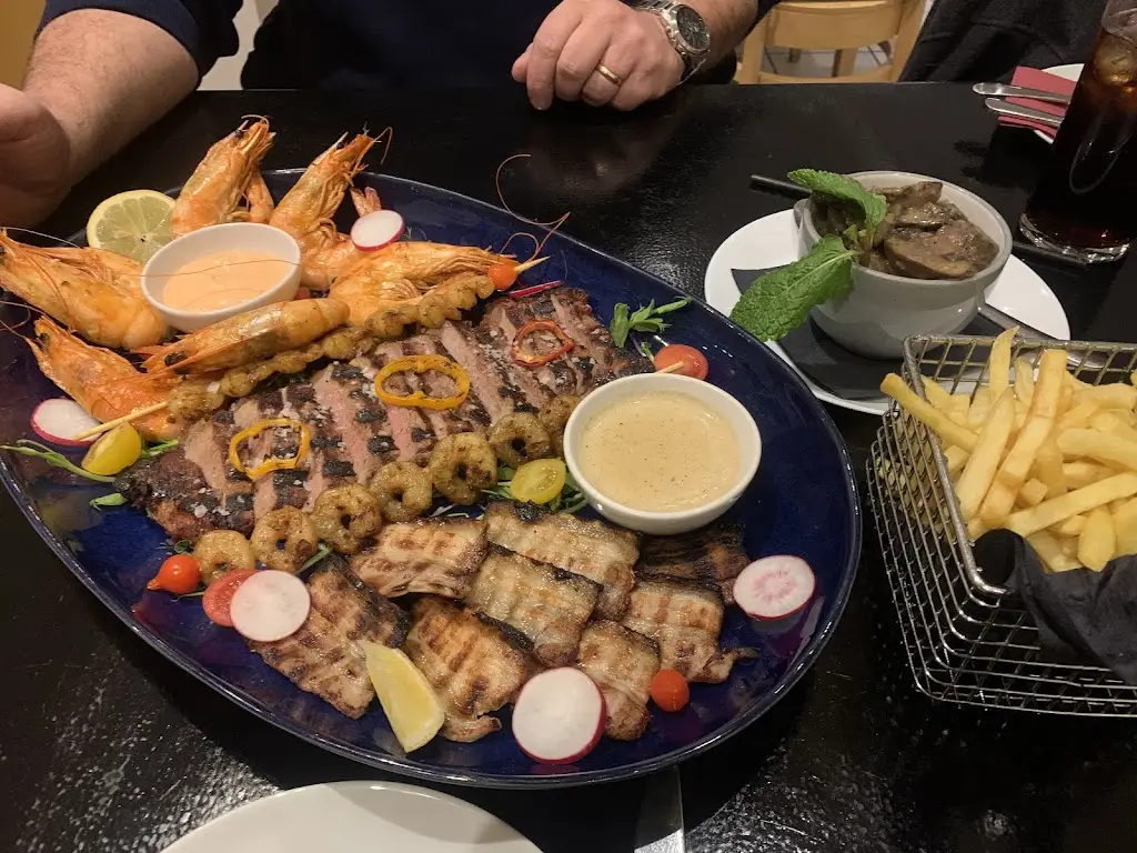 Menu_Lisbon Tapas Restaurant_Marchwiel_immagine_8