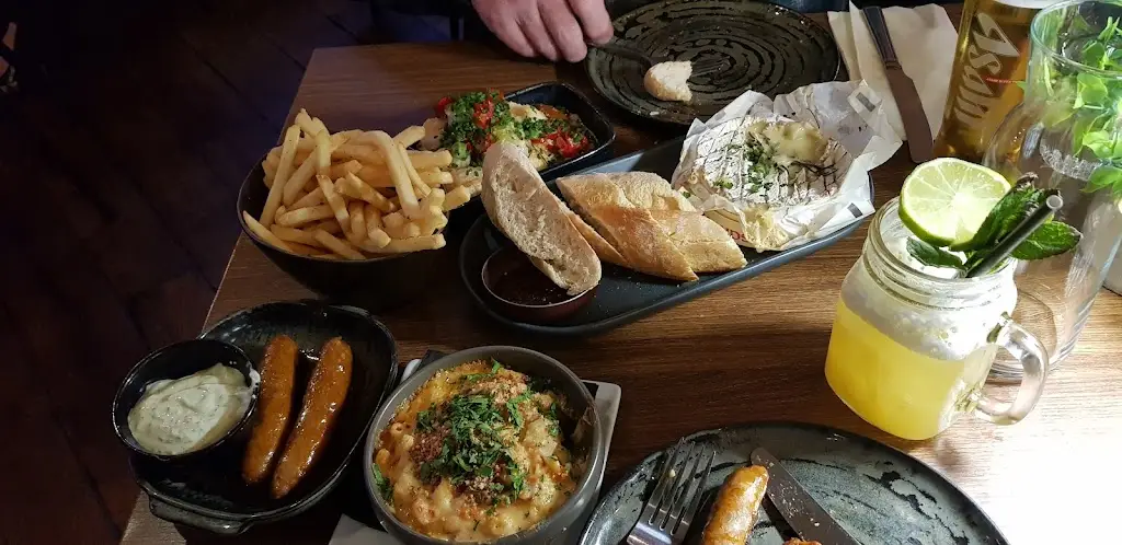 Liam_The Bank Wine Bar & Bistro_Marchwiel_review