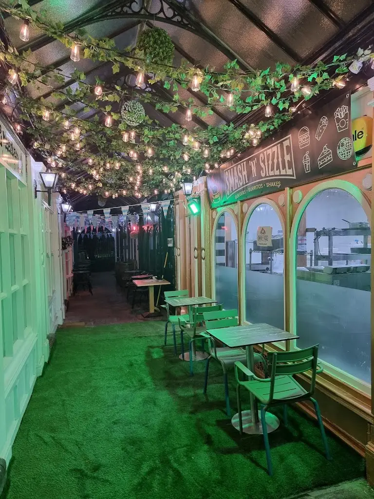 Smash 'N' Sizzle restaurant in Marchwiel