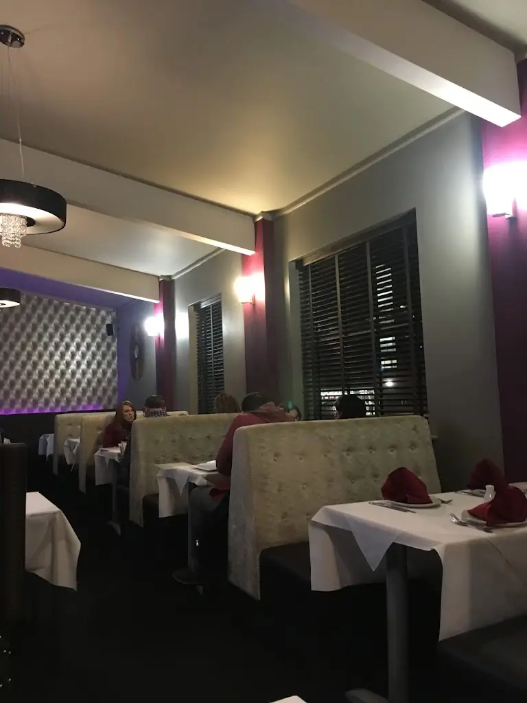 Sarah Glover_Anise_Marchwiel_review