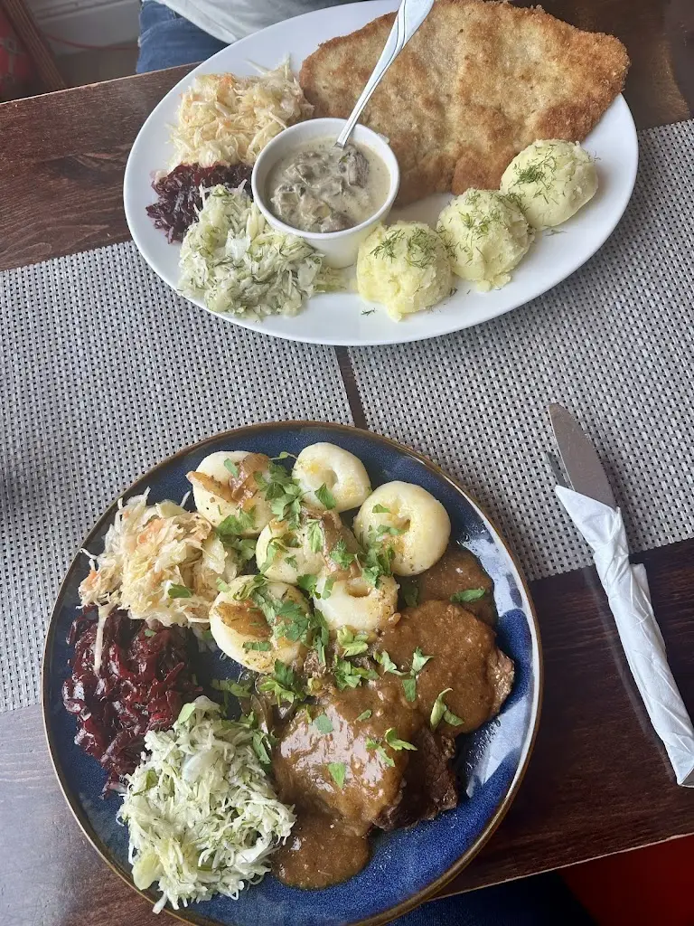 Paulina D_Maxim M&G Bar & Restaurant_Marchwiel_review