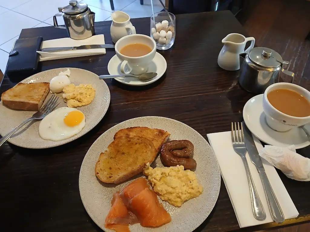 Funmi Glover_The Lemon Tree Restaurant With Rooms_Marchwiel_review