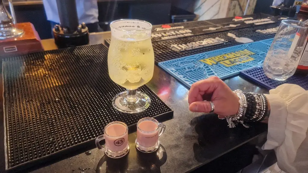 Kirsty Bull_The Fat Boar_Marchwiel_review