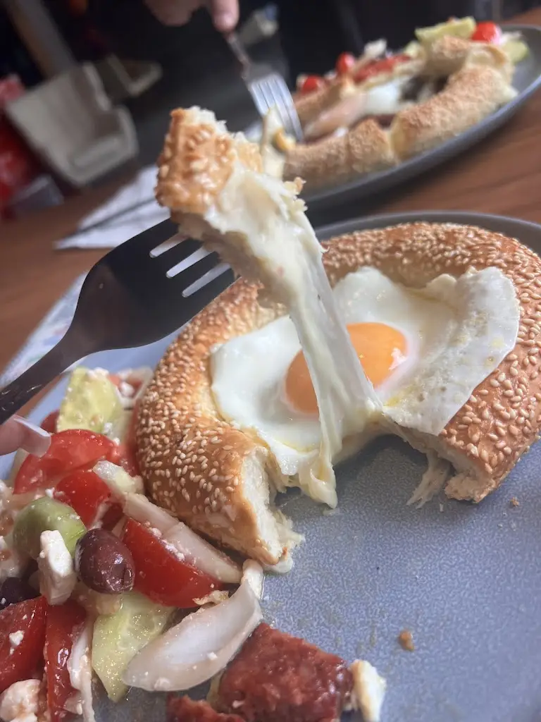 Manuela Stefania_Omnea_Marchwiel_review