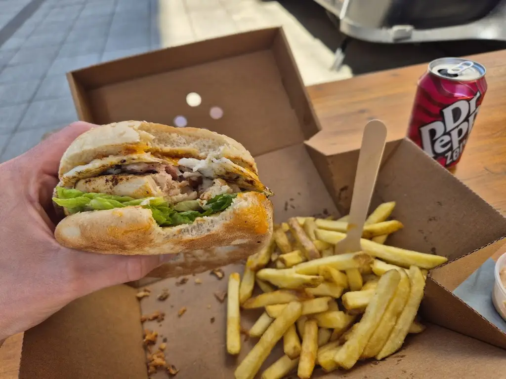 Gourmet Food Truck restaurant in Marchwiel