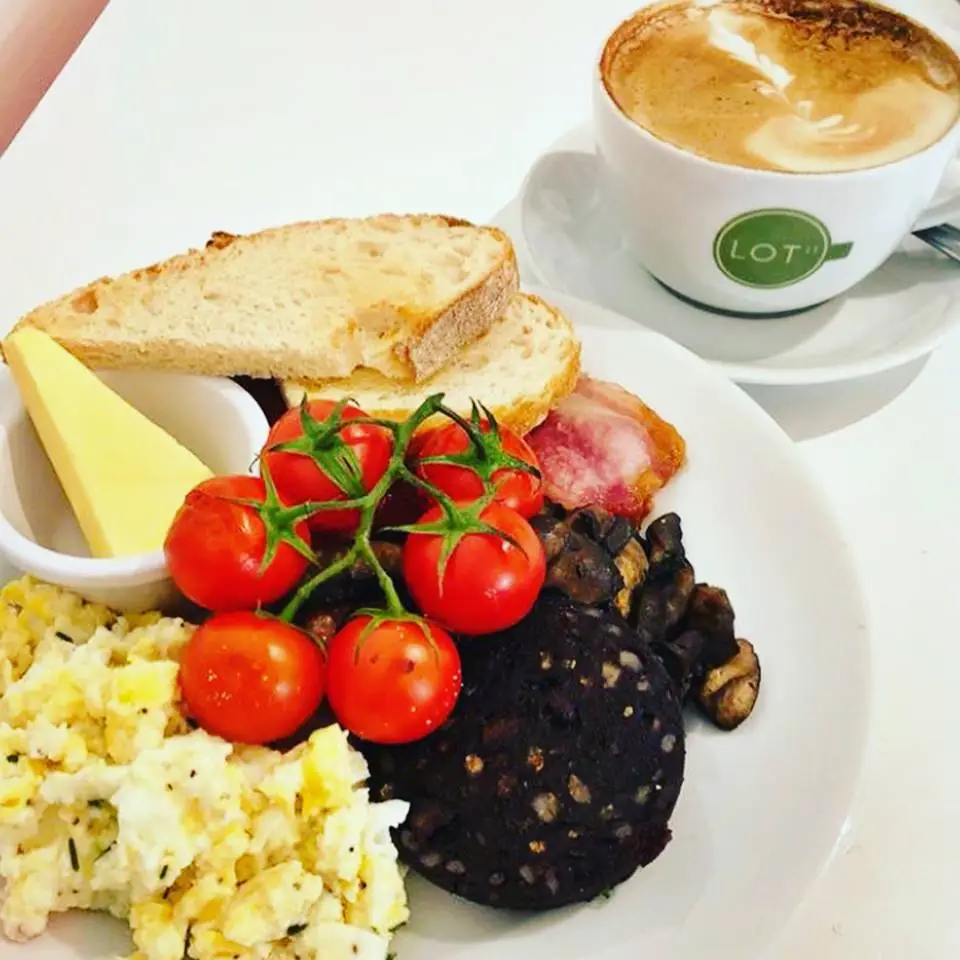 Lot 11 Cafe_Marchwiel_slider_image_3