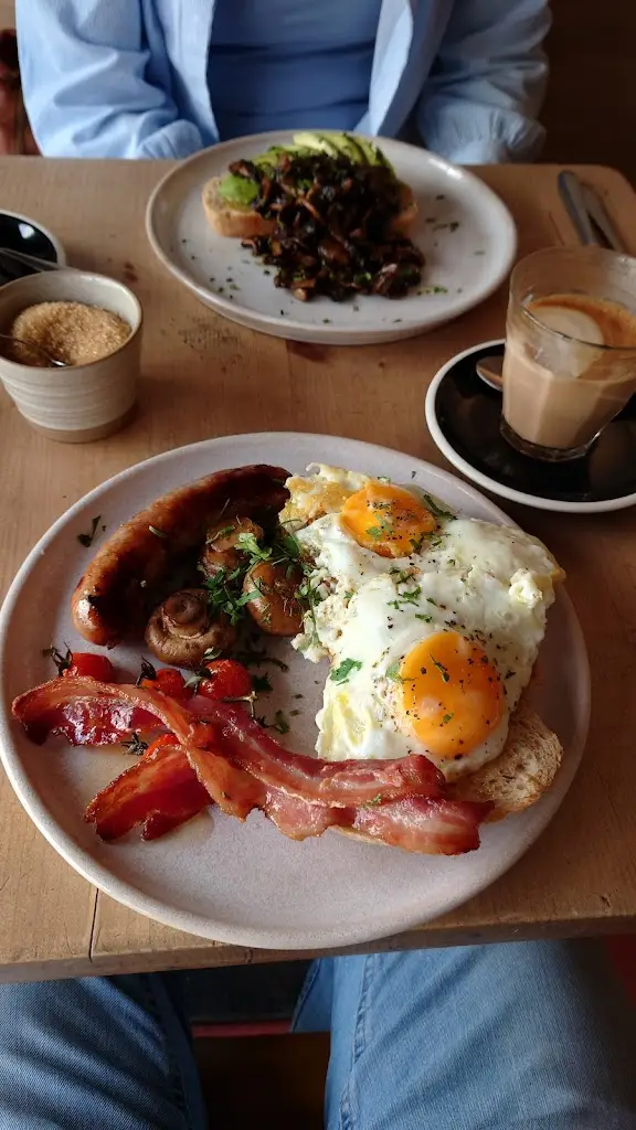 Dan Col_Le Péché Mignon_Bishops Stortford_review