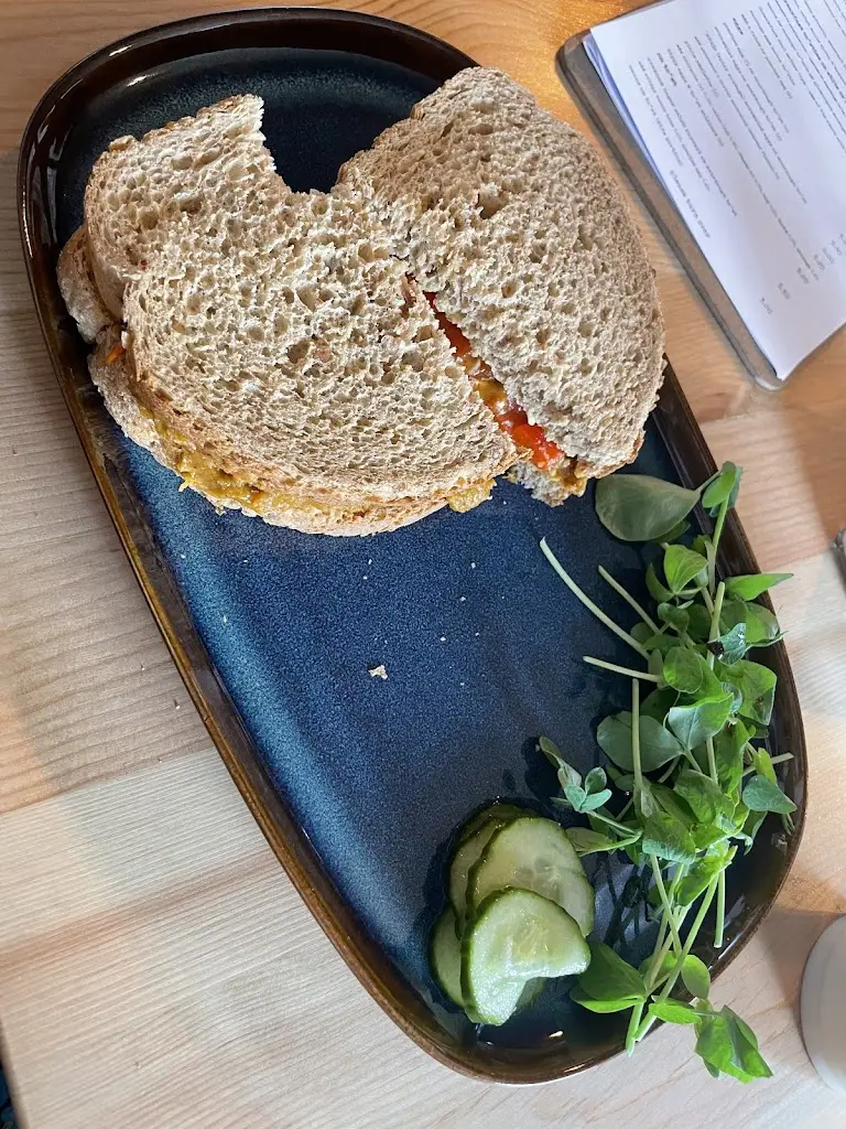 Olivia Harvey_to^st  cafe and deli_Marchwiel_review