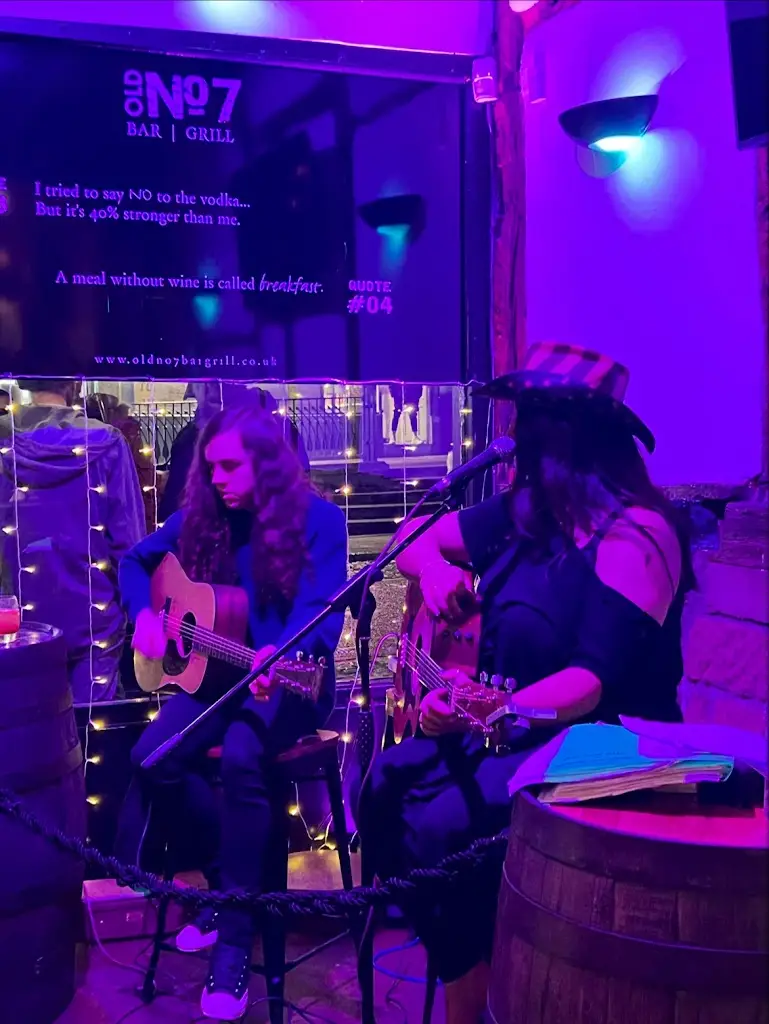 Eleri Jones_Old No 7 Bar Grill Food_Marchwiel_review