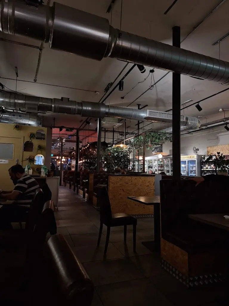 Elena Ng_eat 17_Bishops Stortford_review