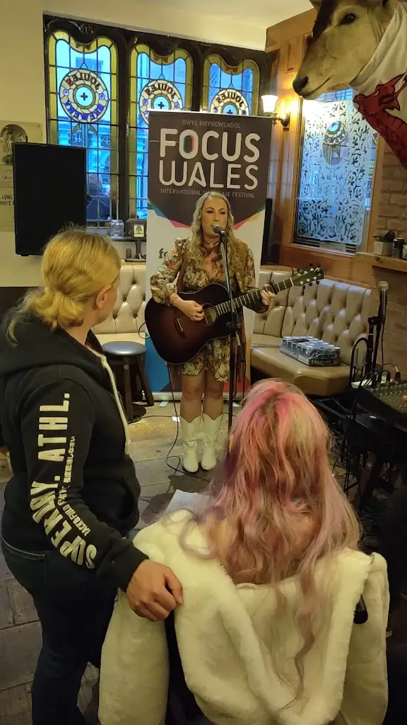 The Royal Oak_Marchwiel_slider_image_2