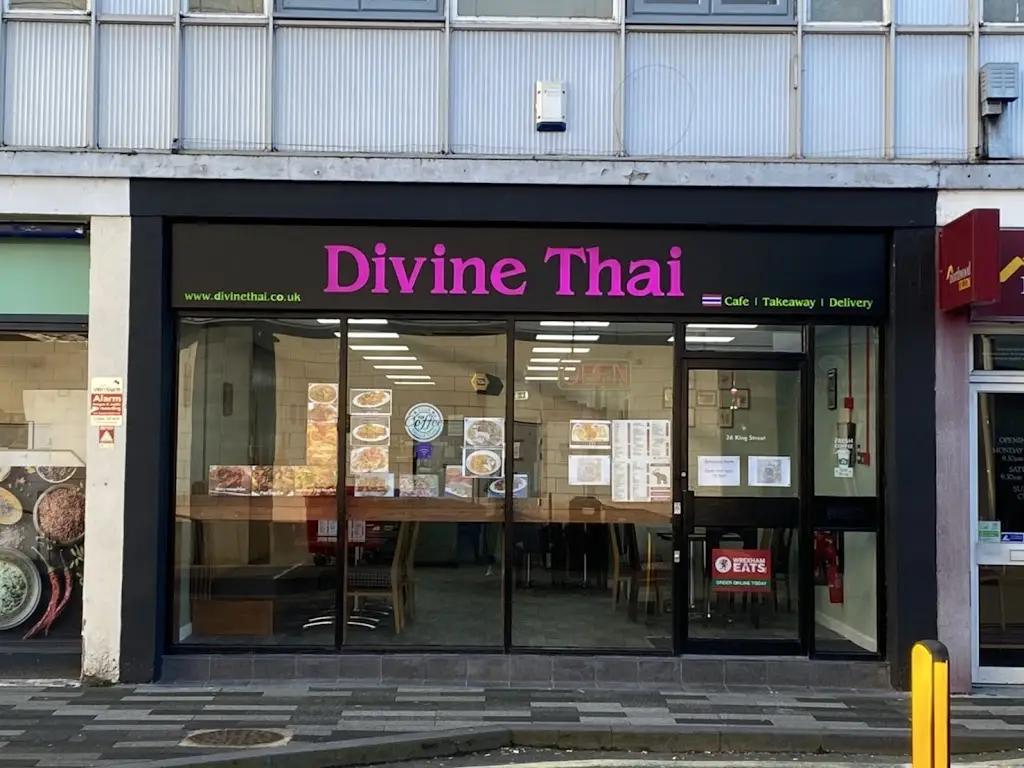 Divine Thai & Bubble Tea Shop restaurant in Marchwiel