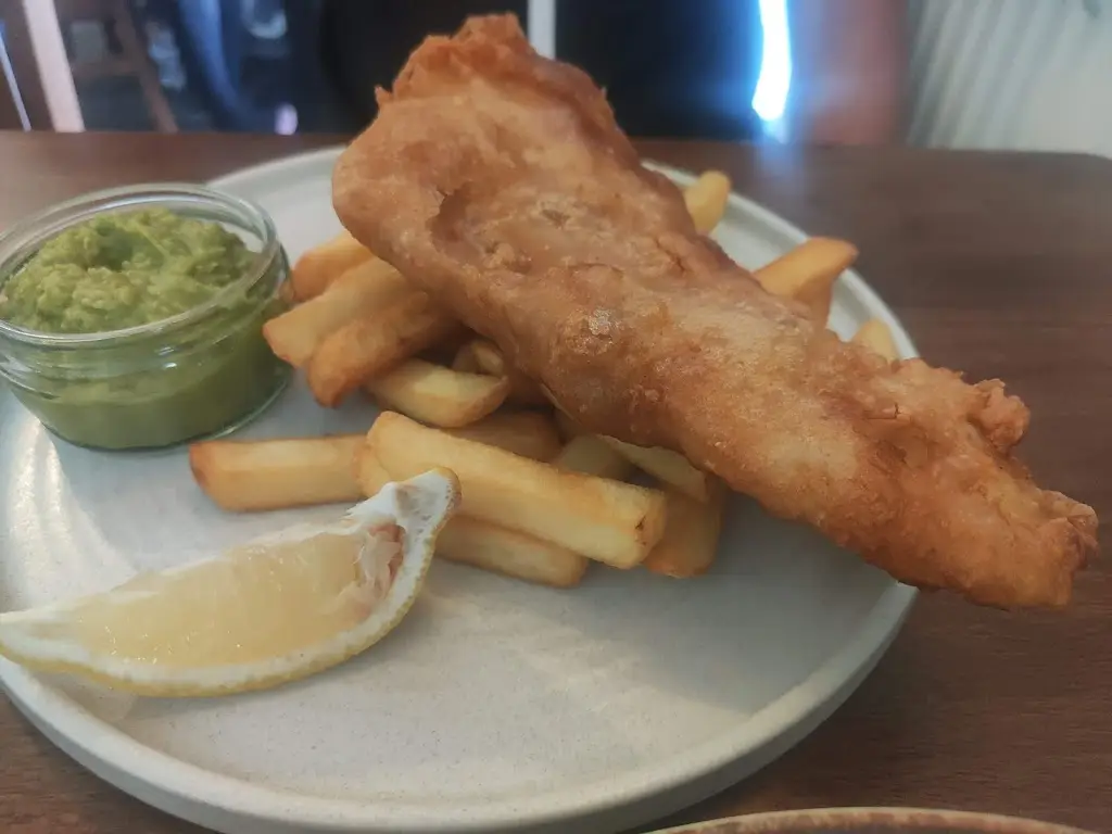 Inge Gorres-Smit_Watermans Arms_Pembroke_review