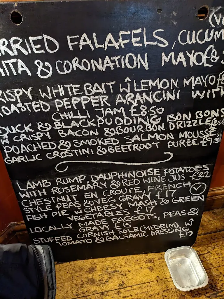 Menu_The Gwaelod-y-Garth Inn_Radyr_image_4