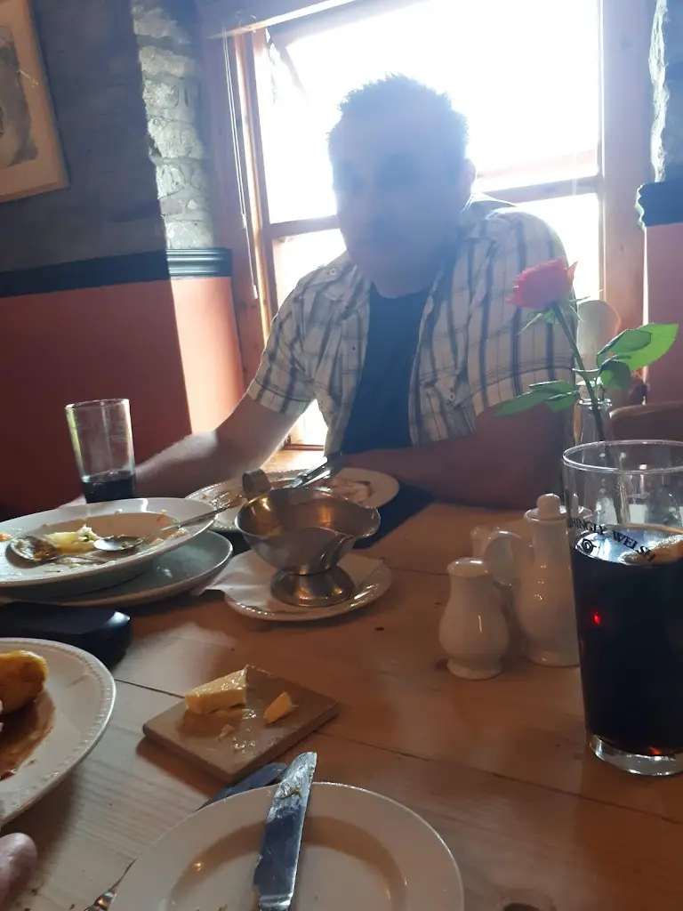 Menu_The Gwaelod-y-Garth Inn_Radyr_image_7