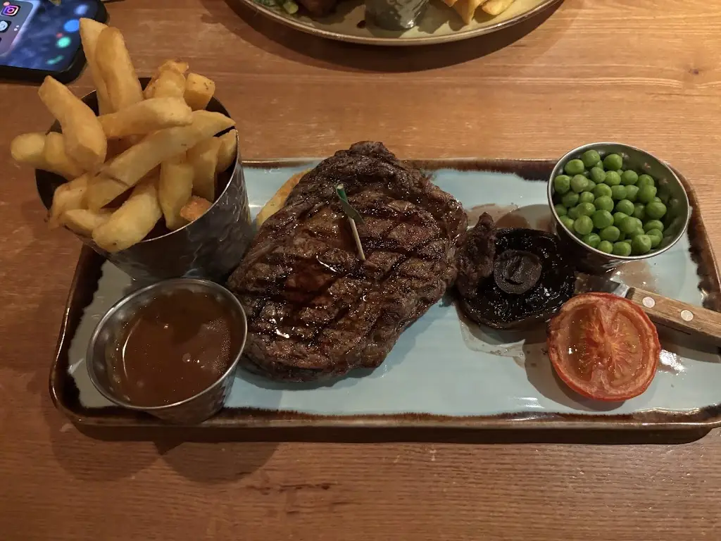 joanne Jones_Harvester Pontypool_Pontypool_review