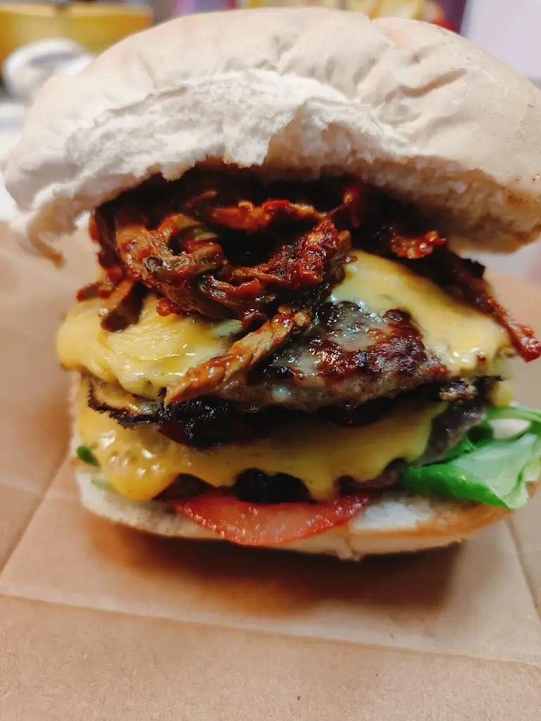 Lilly's Café_Pontycymer_slider_image_3