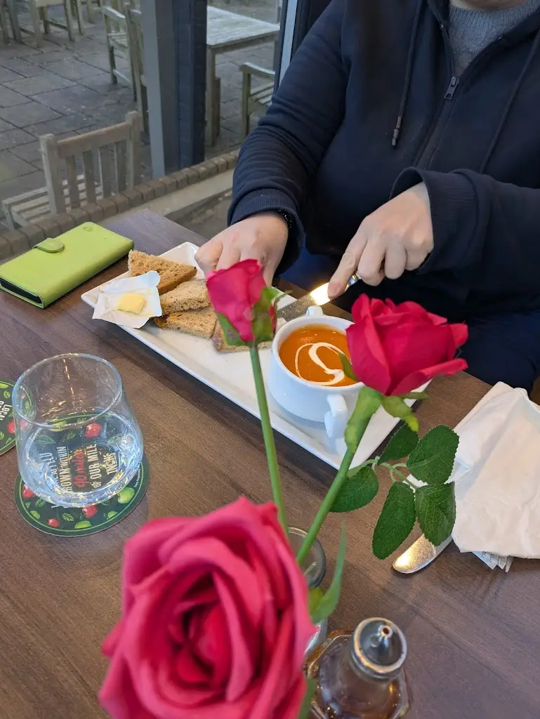 Miranda Lipscombe_Llangeinor Arms_Pontycymer_review